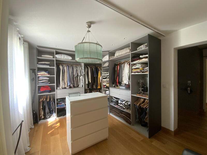 Maison - 210 m² - 6 pièces