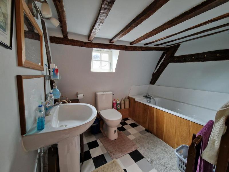 Maison ancienne - 208 m² - 8 pièces