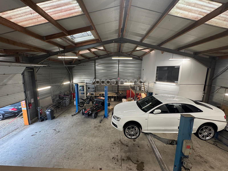 Local commercial - 636 m²