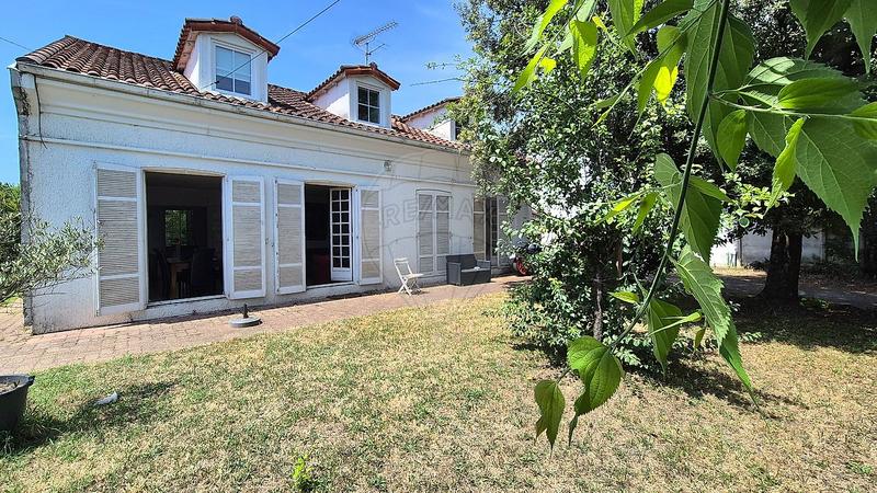 Maison - 180 m² - 7 pièces