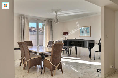 Maison - 180 m² - 5 pièces