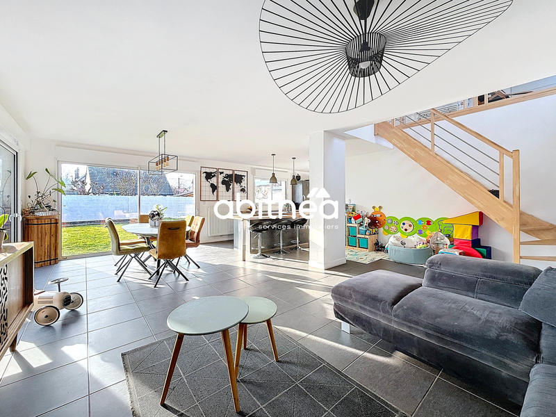 Maison - 144 m² - 5 pièces