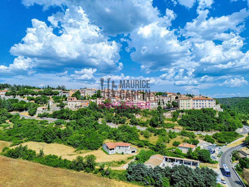 Maison - 182 m² - 7 pièces