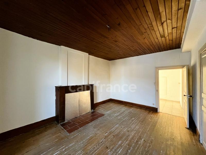 Maison - 302 m² - 12 pièces