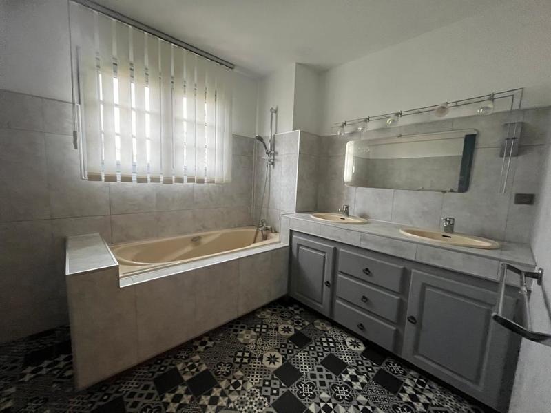 Maison - 122 m² - 5 pièces