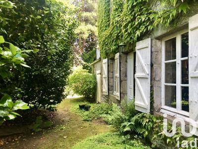 Maison - 225 m² - 10 pièces