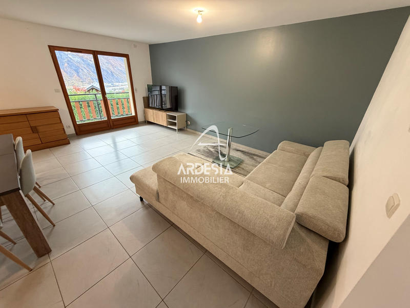 Appartement - 93 m² - 3 pièces