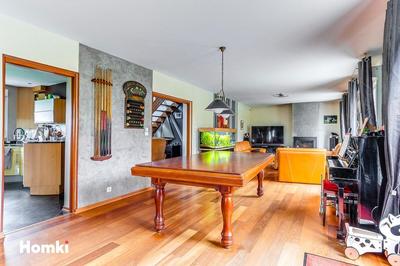 Maison - 210 m² - 8 pièces