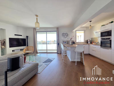 Appartement - 80 m² - 4 pièces