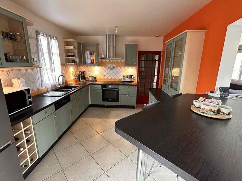 Pavillon - 146 m² - 7 pièces