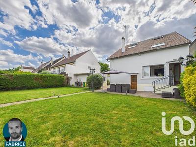 Maison - 216 m² - 8 pièces