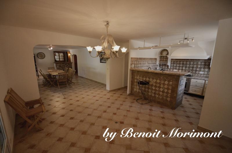 Maison - 220 m² - 7 pièces