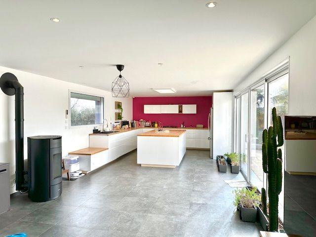 Villa - 304 m² - 7 pièces