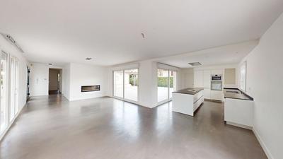 Maison - 203 m² - 5 pièces