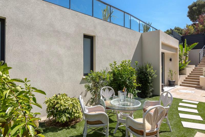Villa - 350 m² - 6 pièces