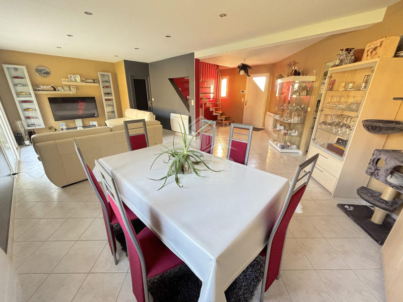 Maison traditionnelle - 164 m² - 6 pièces