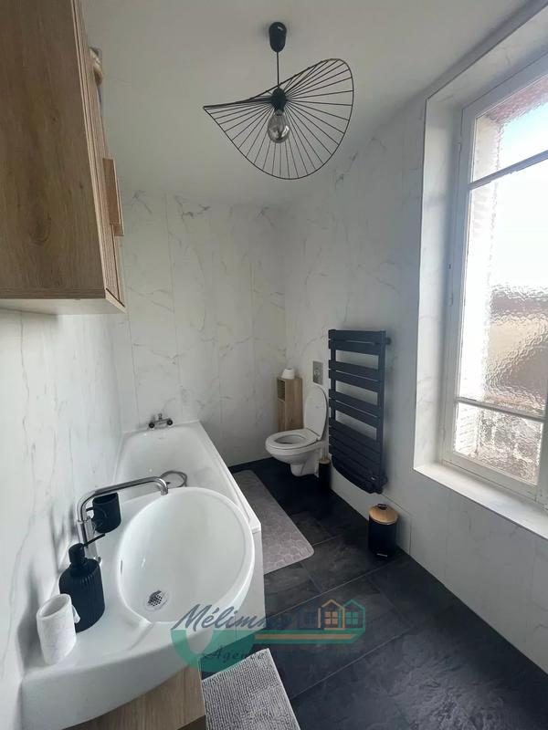 Maison - 165 m² - 9 pièces