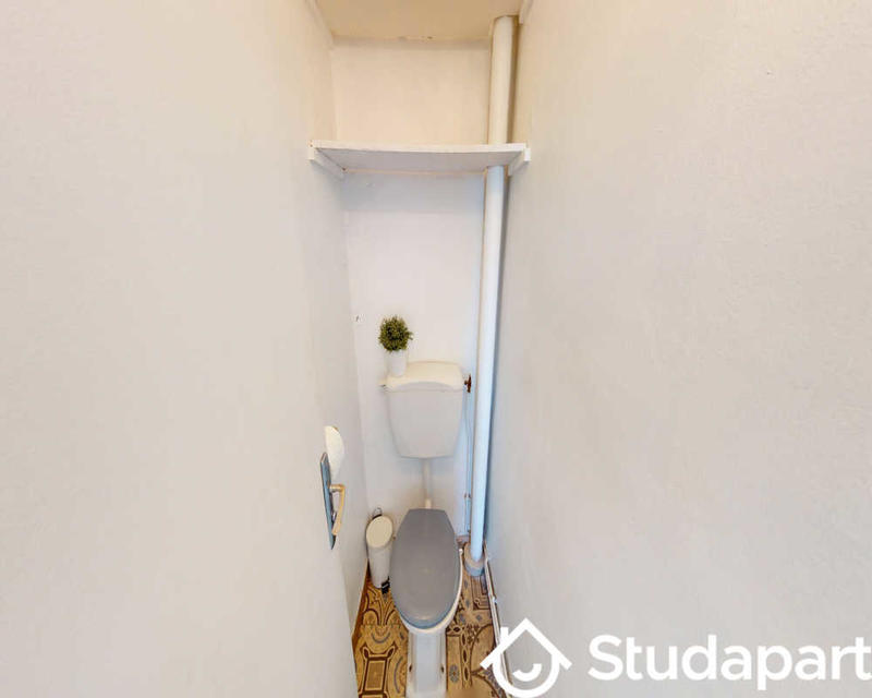 Chambre - 70 m² - 1 pièce