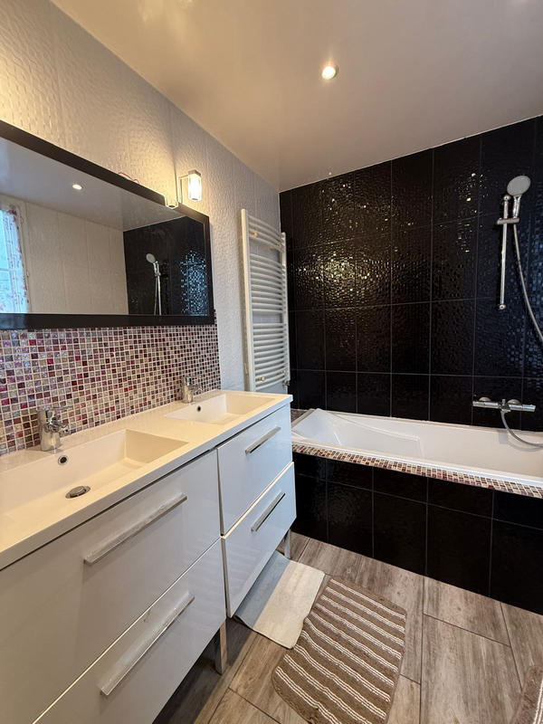 Maison - 96 m² - 4 pièces