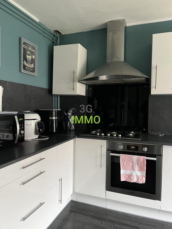 Maison - 90 m² - 5 pièces