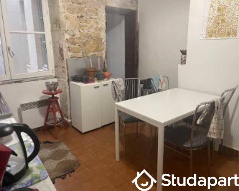 Chambre - 90 m² - 1 pièce