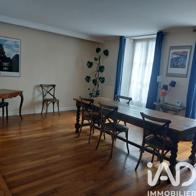 Maison - 215 m² - 8 pièces