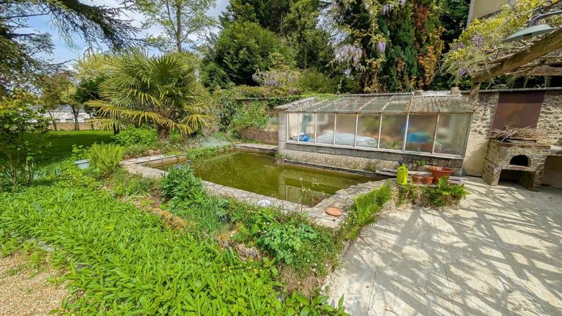 Demeure - 303 m² - 10 pièces