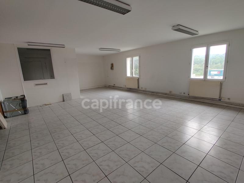 Local commercial - 183 m² - 6 pièces