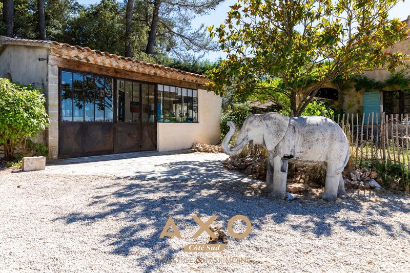 Maison - 200 m² - 7 pièces