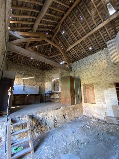 Grange - 85 m² - 1 pièce