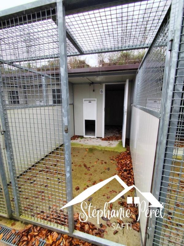 Maison - 220 m² - 10 pièces