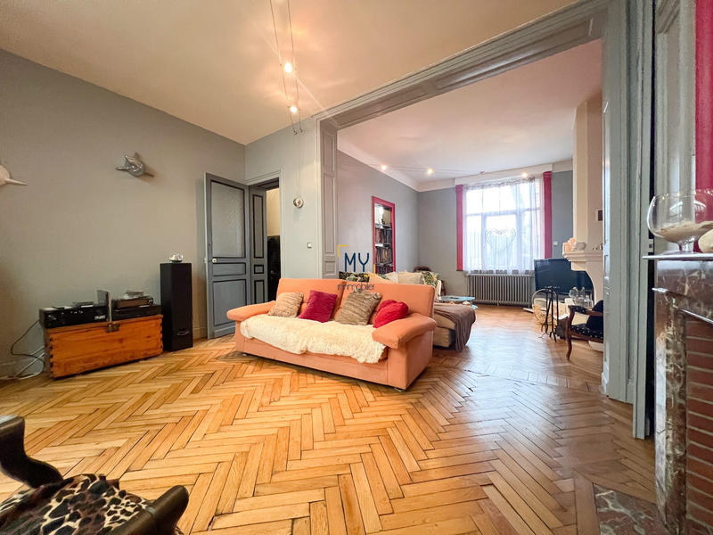 Maison - 195 m² - 7 pièces