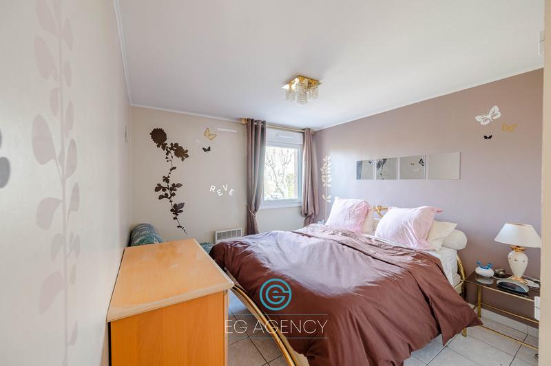 Appartement - 100 m² - 5 pièces