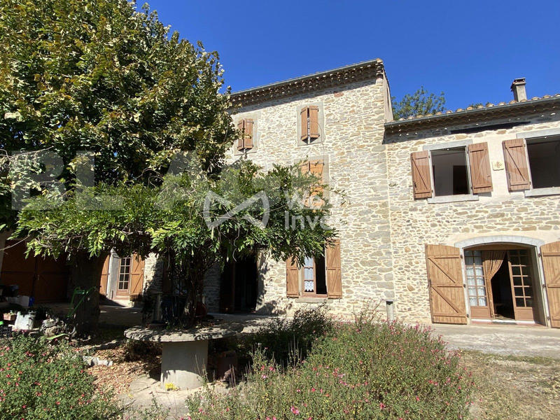 Maison - 198 m² - 8 pièces