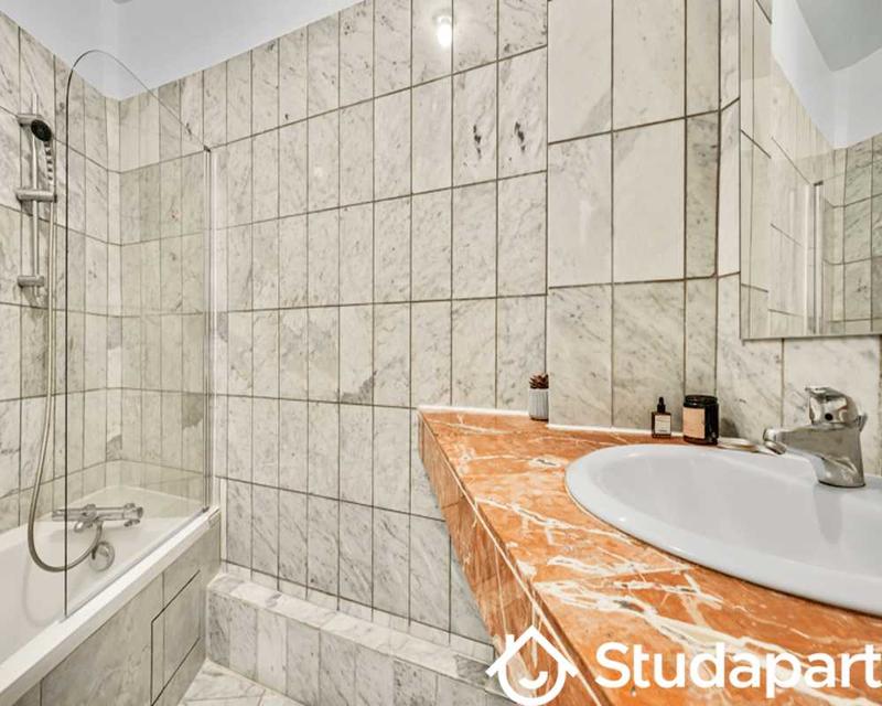 Chambre - 60 m² - 1 pièce