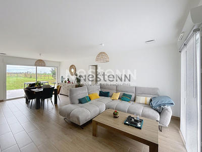 Maison - 92 m² - 5 pièces