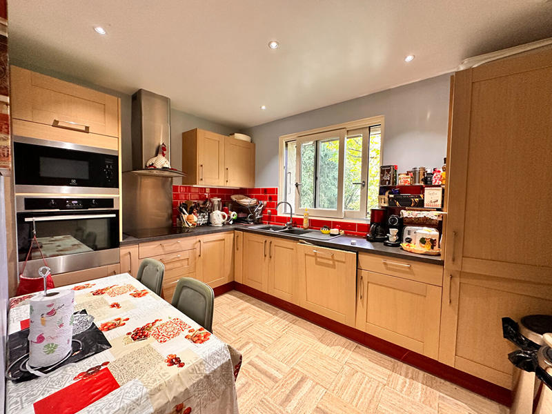 Maison - 204 m² - 6 pièces