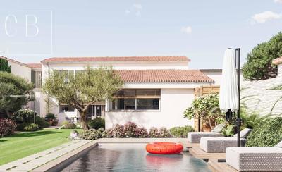 Maison - 396 m² - 10 pièces