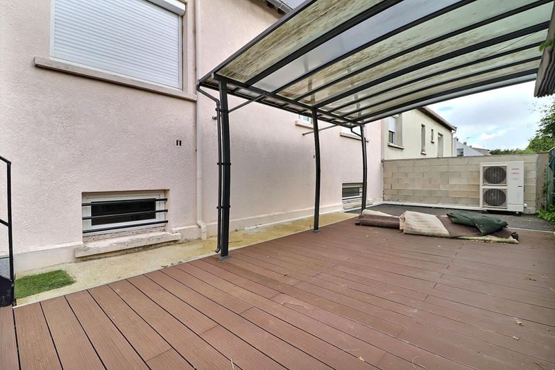 Maison - 97 m² - 8 pièces