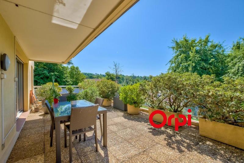 Appartement - 94 m² - 4 pièces