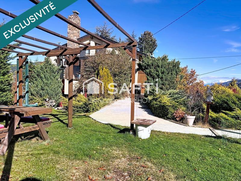 Maison - 250 m² - 6 pièces