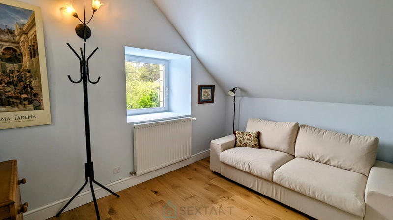 Maison - 247 m² - 8 pièces