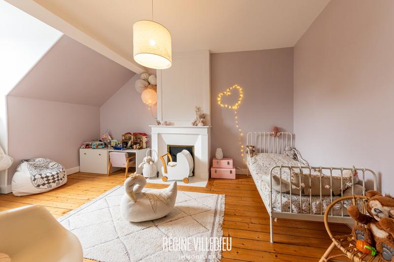 Maison - 167 m² - 8 pièces