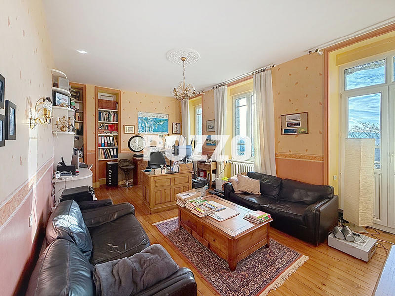 Maison bourgeoise - 337 m² - 12 pièces