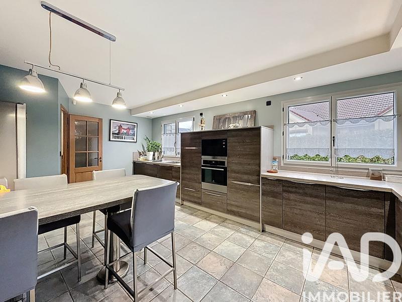 Maison - 200 m² - 7 pièces