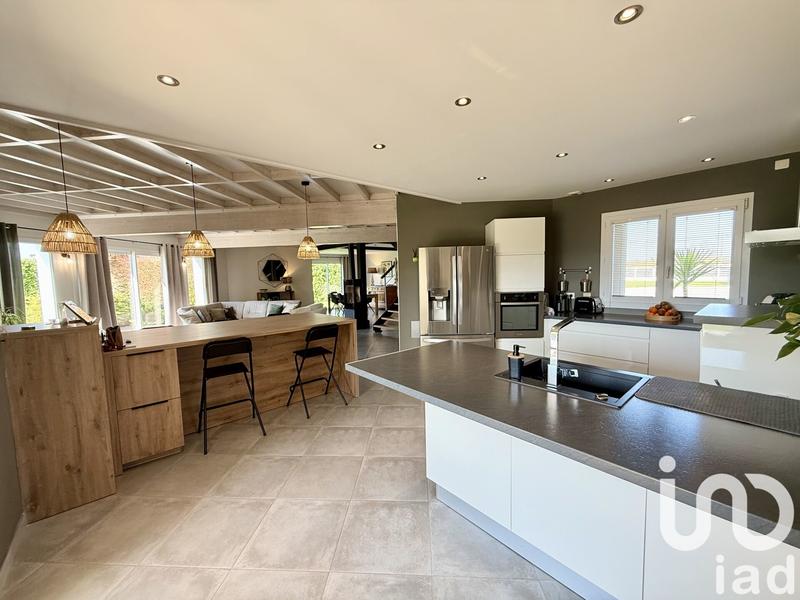 Maison - 250 m² - 10 pièces