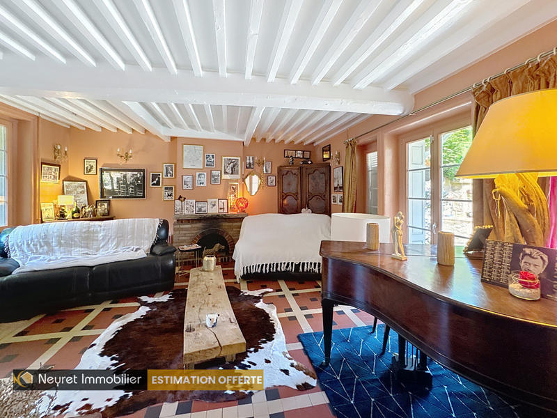 Maison - 300 m² - 10 pièces