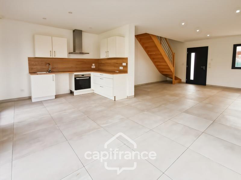 Maison - 99 m² - 5 pièces