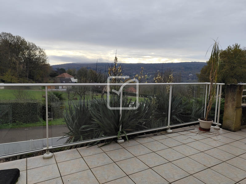 Maison - 93 m² - 5 pièces