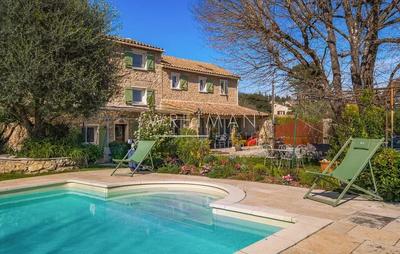 Villa - 191 m² - 6 pièces